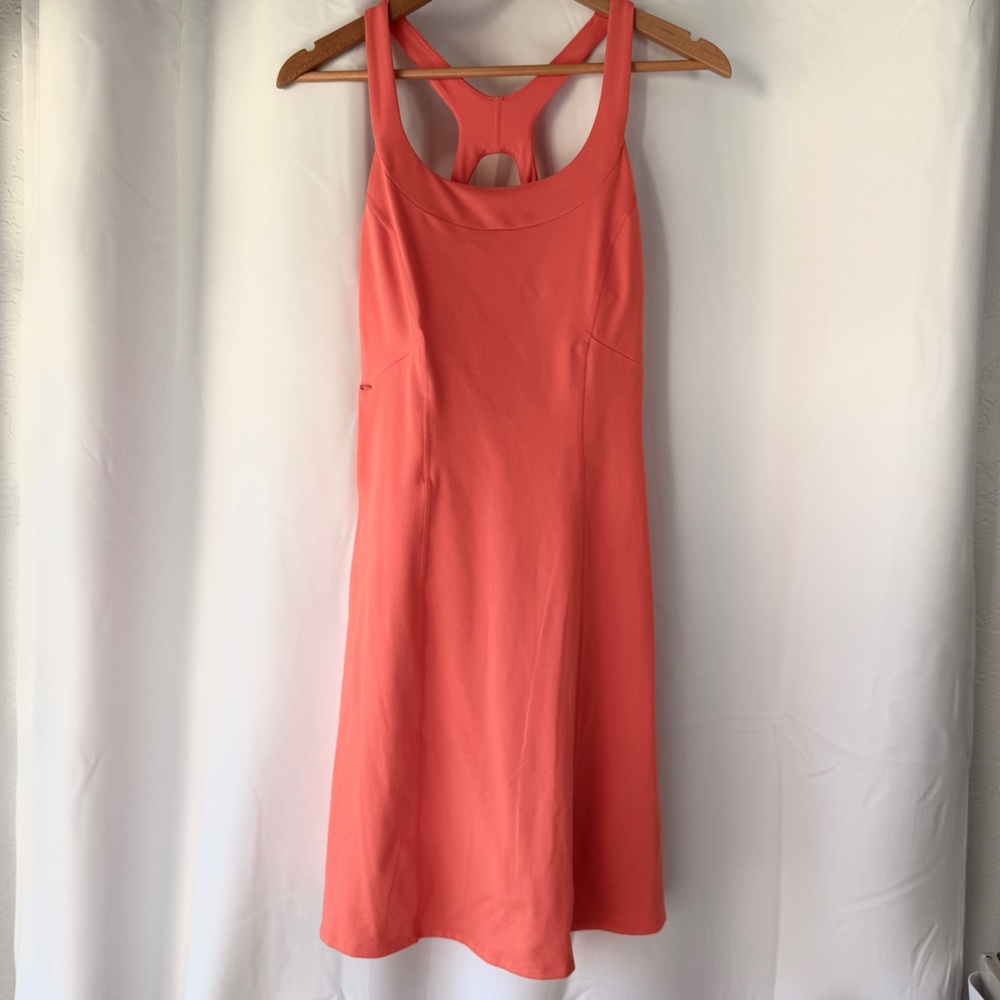 The North Face UPF 50 Dress w/ Pocket + Built-in bra small
